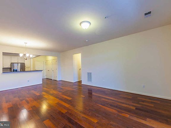 4th image of 625 Quarry View Ct Unit 408
