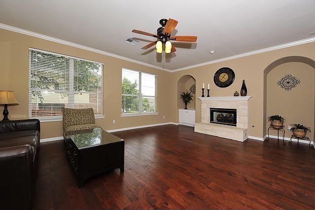 Spacious Family Room