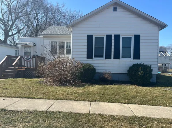 722 N 3rd St, Rochelle, IL 61068