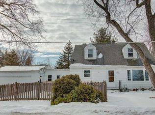 2341 N 1st Ln, Oconomowoc, WI 53066
