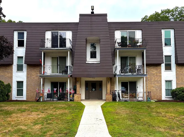 4 Kennedy Ln APT 6, Milford, MA 01757