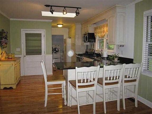 2nd image of 121 Lumis Ave