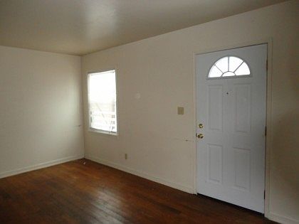 2nd image of 858 E Avondale Ave
