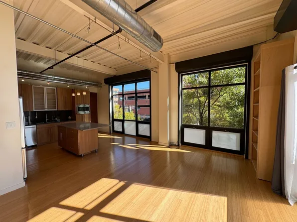 1360 Walnut St APT 207, Boulder, CO 80302