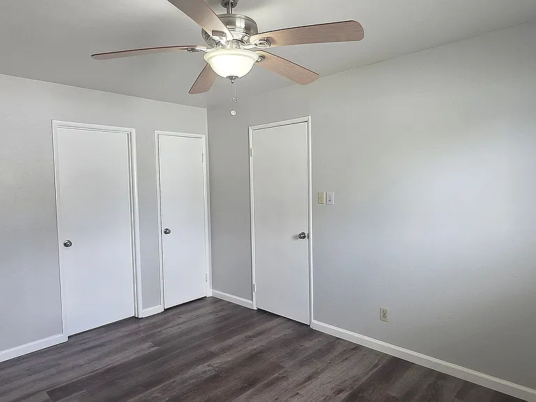 3250 Wright St — Photo 16
