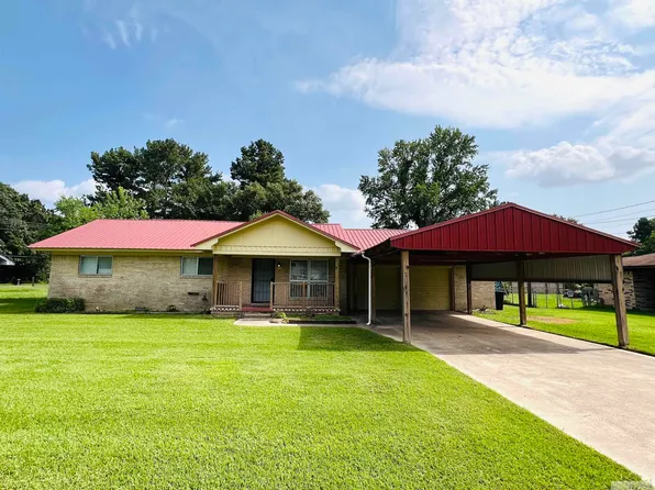 37 Duke Ln, Hooks, TX 75561