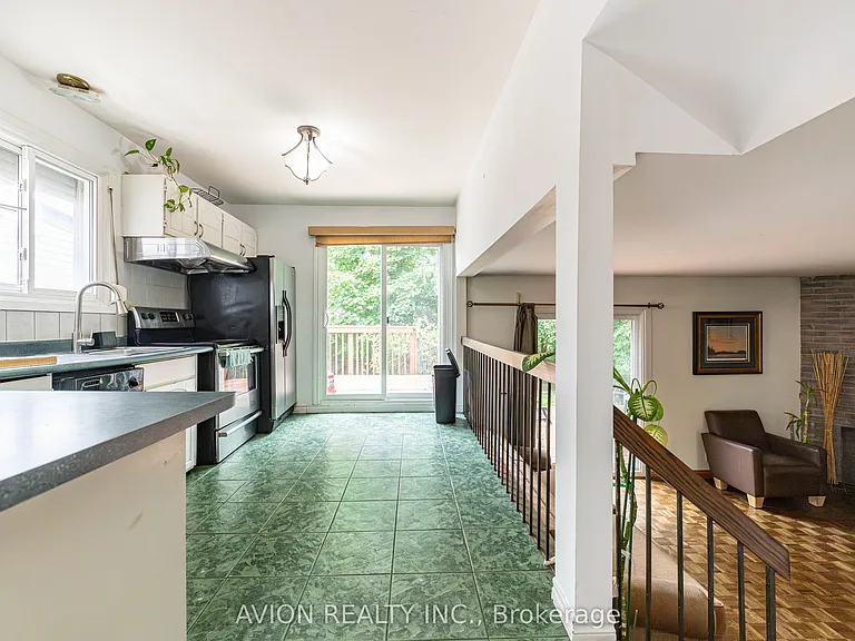 241 Weldrick Rd W — Photo 13
