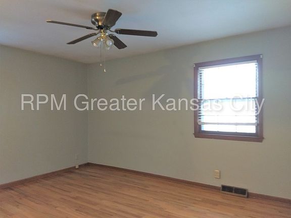 2nd image of 621 E 101st Ter