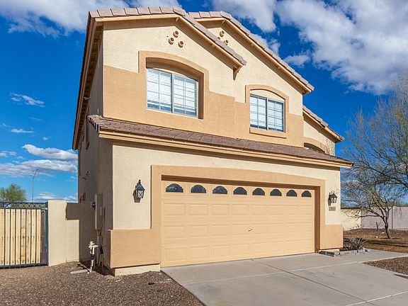 3rd image of 2834 N Paisley Ln