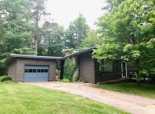 121 Paradise Rd, North Woodstock, NH 03262