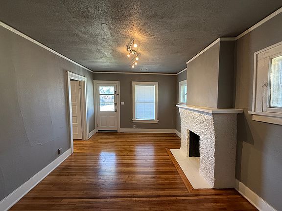 3rd image of 123 N Columbia Ave