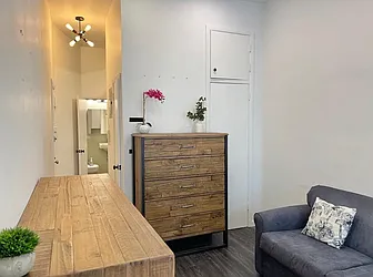 Rented by R New York