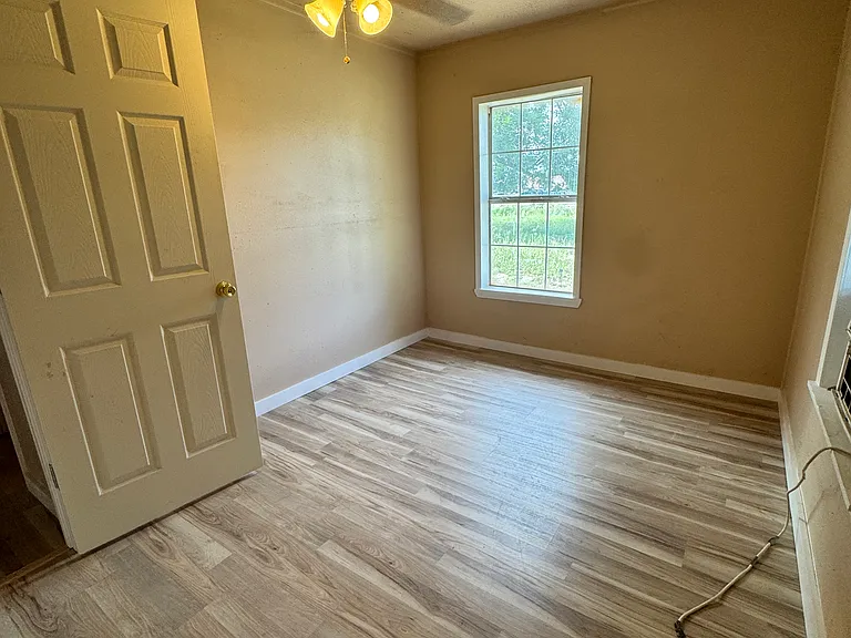 119 N Emerick St — Photo 9