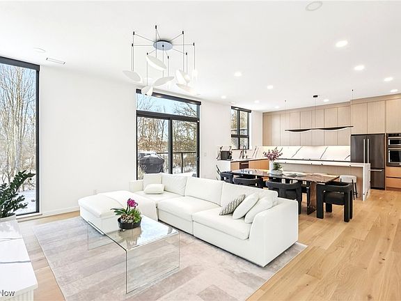 2nd image of 28290 Hallberg Dr