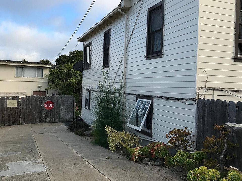 Unit A uses the Drive Way Entrance.