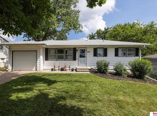 6710 Hartman Ave, Omaha, NE 68104