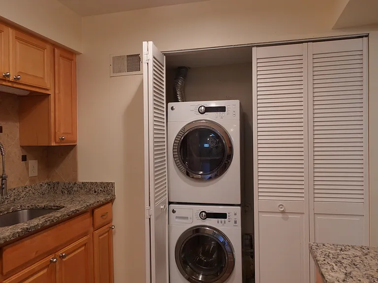3001 N Dale Ct — Photo 9