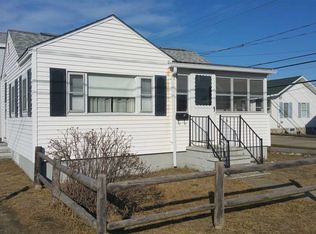 16 Page Ln, Hampton, NH 03842