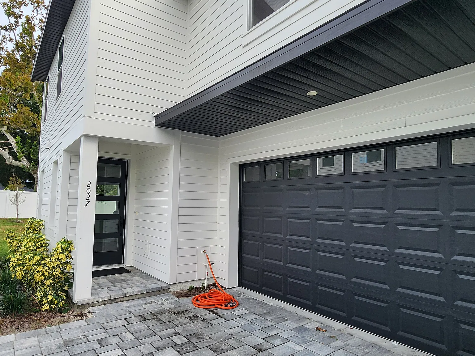 3 bed, 2.5 bath, 1792 sqft, $3,195 — Photo 2