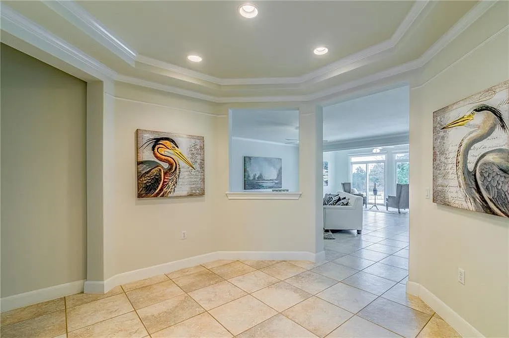 4 bed, 2.0 bath, 2750 sqft, $2,695 — Photo 3