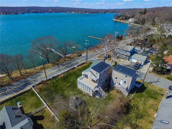 145 Niantic River Rd, Waterford, CT 06385