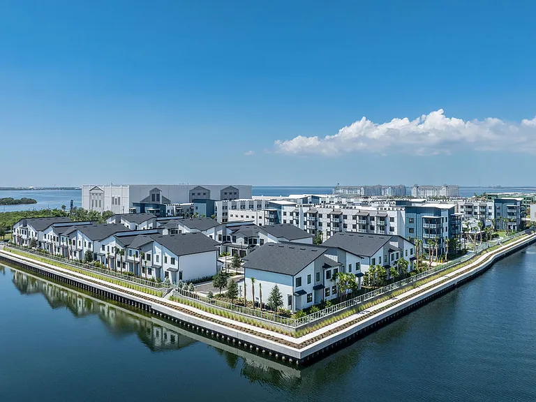 Broadstone Marina Bay — Photo 32