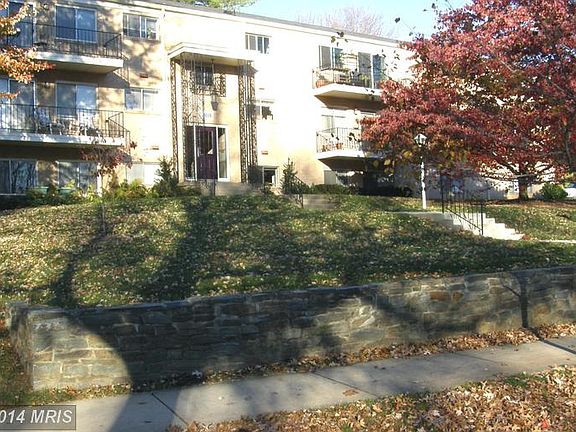 2nd image of 10606 Montrose Ave #10606
