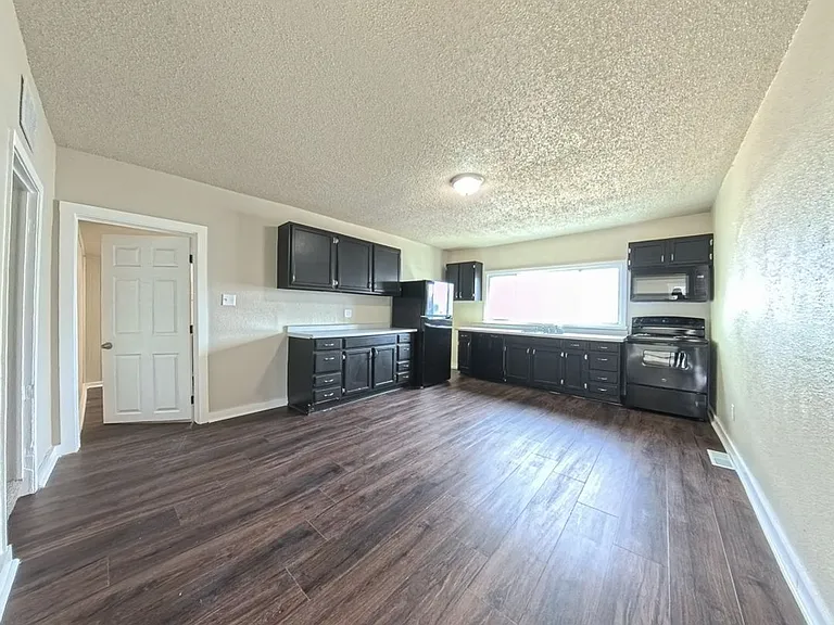 306 W Reed St — Photo 6
