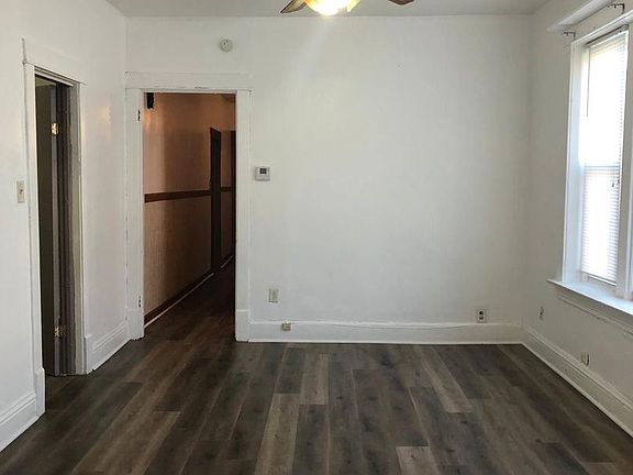 4th image of 4832 Magoun Ave #7857684