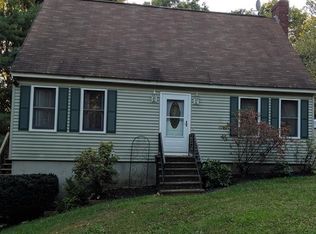 128 E Charlton Rd, Spencer, MA 01562