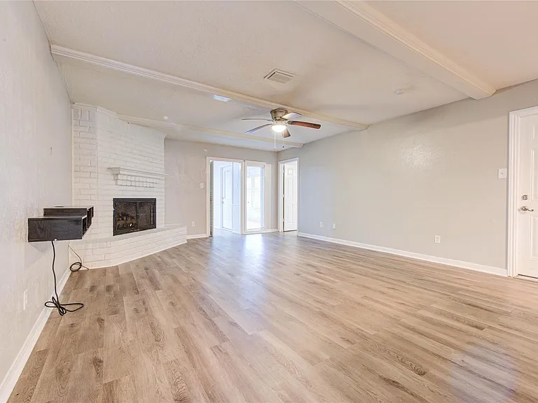 2126 Fir Springs Dr — Photo 4