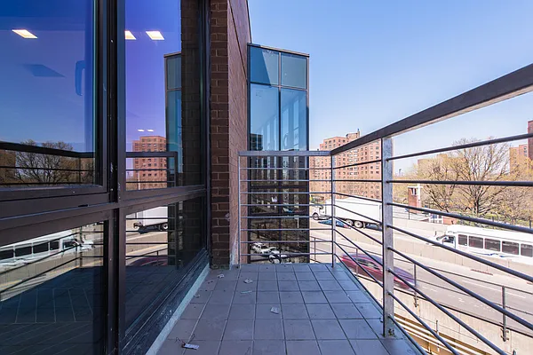 Rented by Nooklyn NYC LLC | media 124