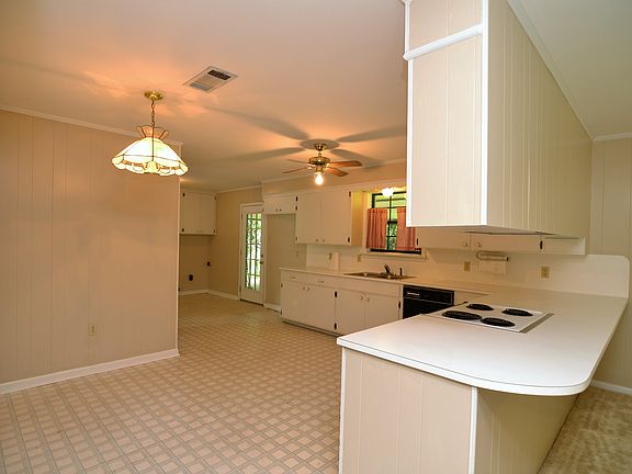4th image of 5239 Oak St