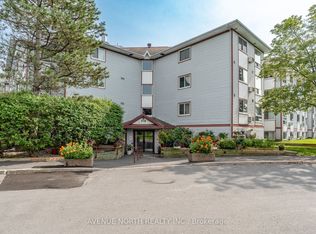 318 Lorry Greenberg Dr #302, Ottawa, ON K1T 2R5