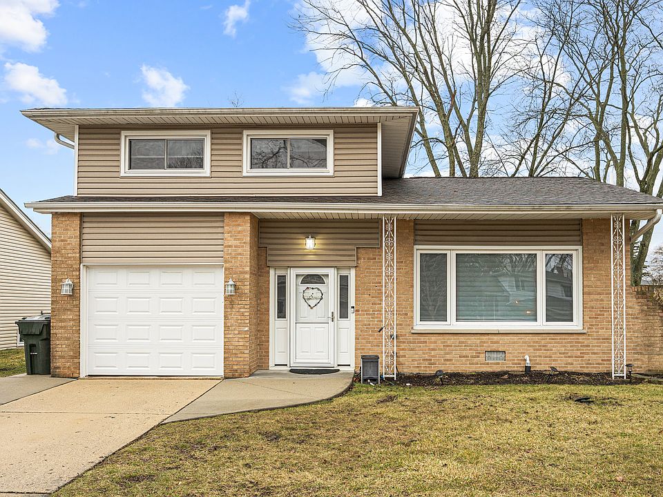 1st image of 1811 Azalea Ln