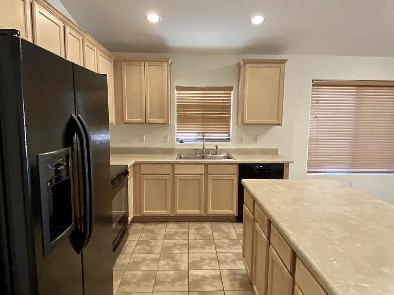 8771 N Finfrock Dr — Photo 19