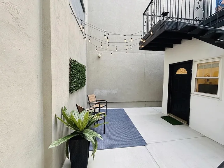 2504 E York St #2 — Photo 10