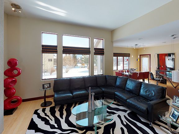 2nd image of 3600 21st Ave S