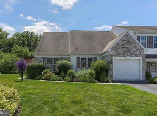 631 Springhouse Ln, Hummelstown, PA 17036