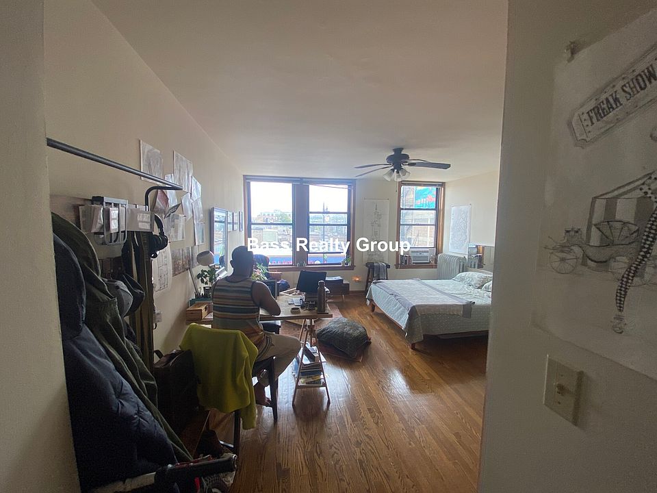 1st image of 4806 N Kedzie Ave #207