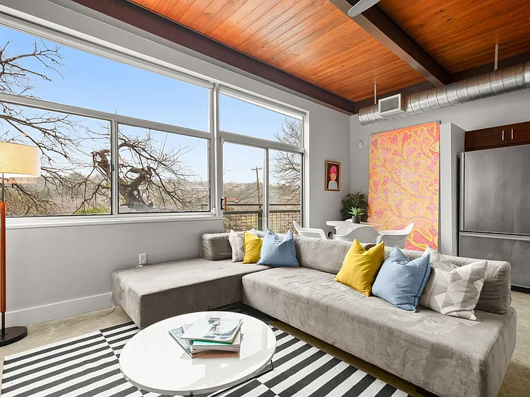 2205 N Lamar Blvd #114 — Photo 9