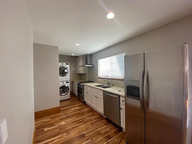 Kitchen and in unit washer and dryer