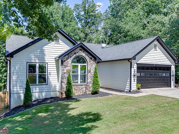 3rd image of 6447 Ivy Springs Dr