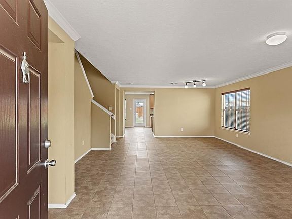 3rd image of 15007 Wolf Branch Ct
