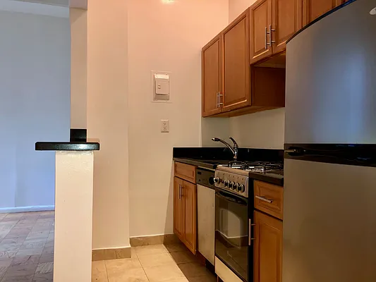 Rented by Douglas Elliman | media 14