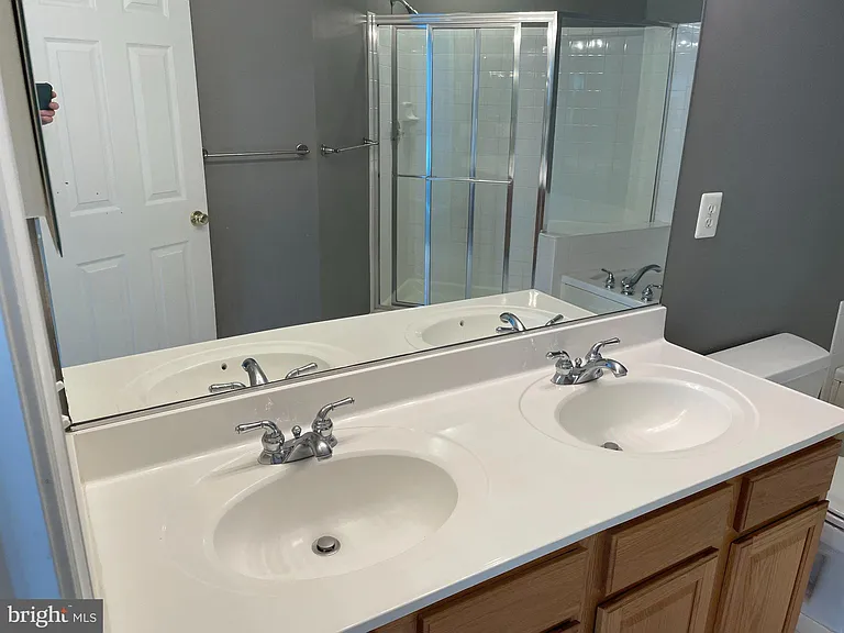 313 Cross Green St #B — Photo 15