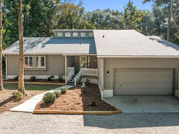 131 Oakleaf Drive, Pine Knoll Shores, NC 28512