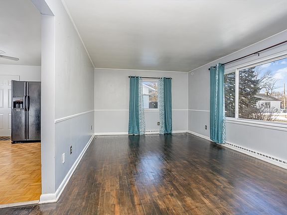 5th image of 1901 S Woodbridge St