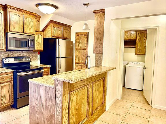 5th image of 5722 Woodhaven Dr