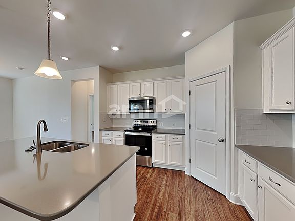 3rd image of 115 Hazel Park Dr